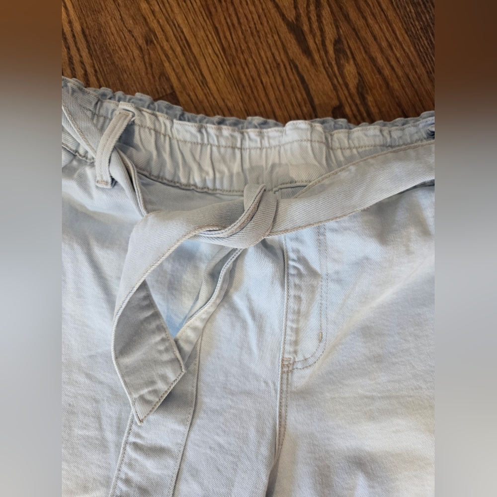 Mid Rise Boyfriend Capri - Picture 3 of 7